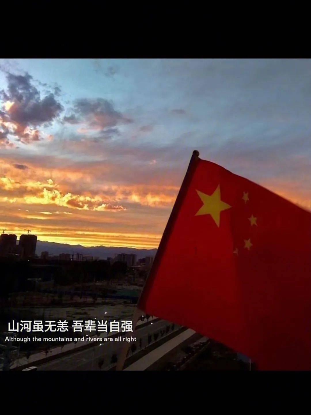消除校园周边安全隐患，街道架“云梯”拆除高空欲坠晾衣架