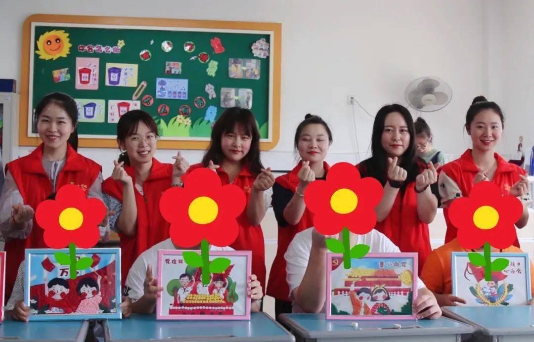 女明星在出席活动时,为什么喜欢穿暴露的服装?